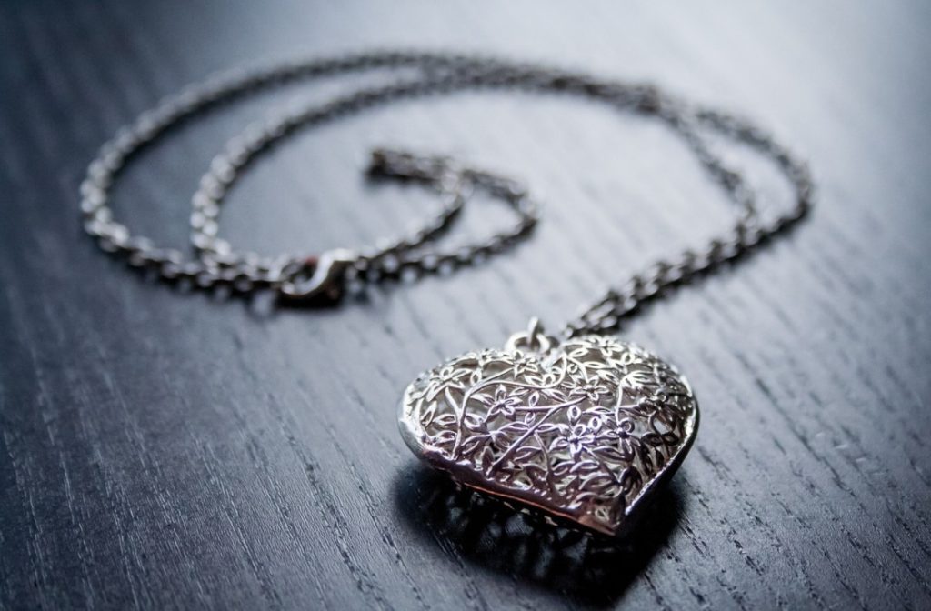 silver jewelery 1523988076 - How to Clean Silver Jewelry