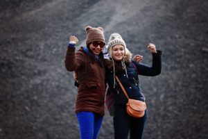 Friendship Apps vs. Meetup Groups: Which One Works Better for Women? 5 Making Friends as a Woman