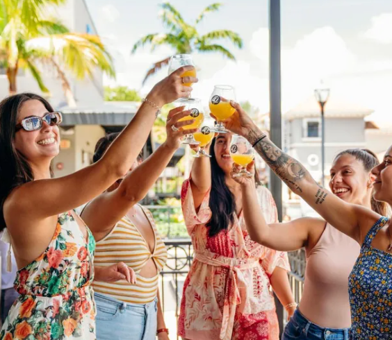 Women friends in Miami